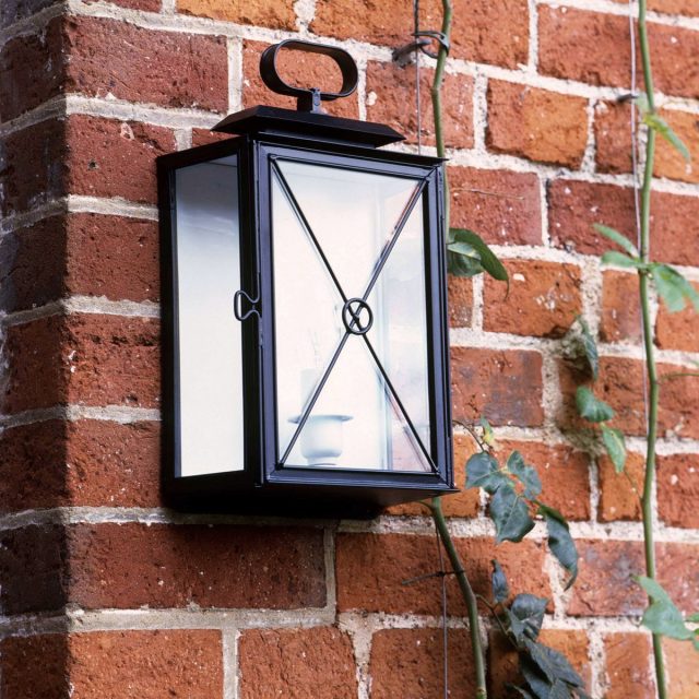 Бра VAUGHAN Richmond Wall Lantern