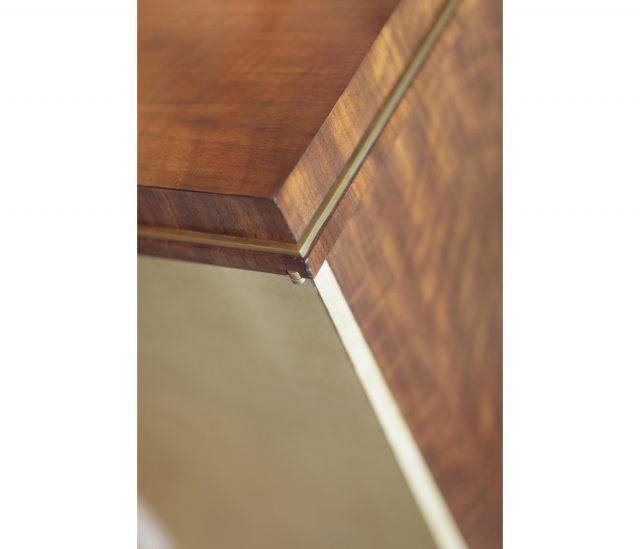 Буфет Jonathan Charles Hyedua and Ivory Sideboard