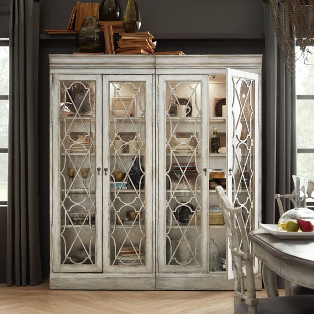 Витрина HOOKER FURNITURE Arabella Bunching Display Cabinet