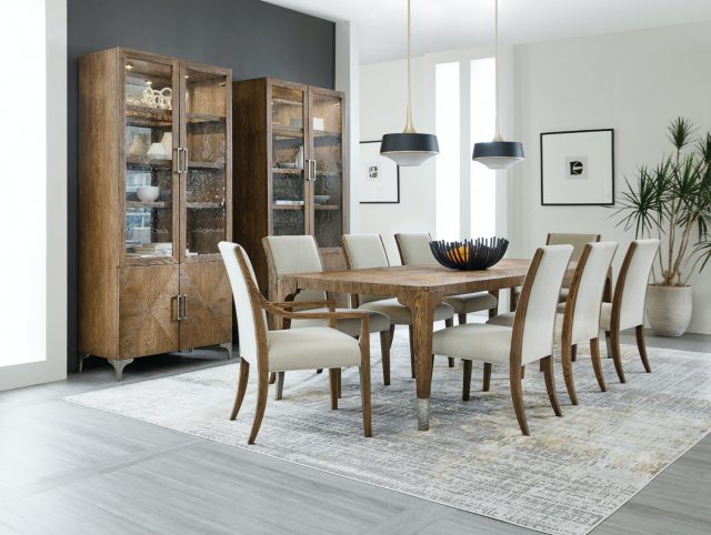 Витрина HOOKER FURNITURE Chapman