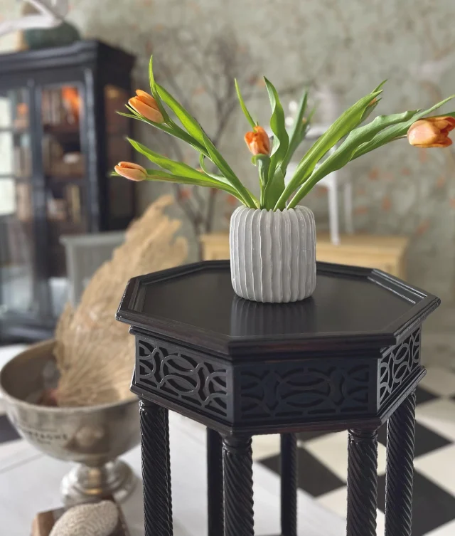 Декоративный стол HOOKER FURNITURE Charleston Side Table