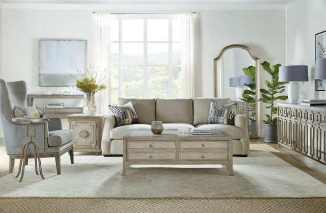 Декоративный стол HOOKER FURNITURE POLTRONA CHAIRSIDE CHEST