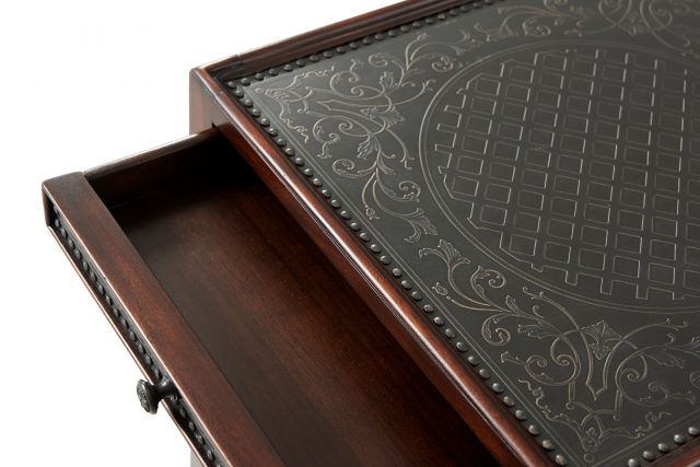 Декоративный стол Theodore Alexander ENGRAVER ACCENT TABLE
