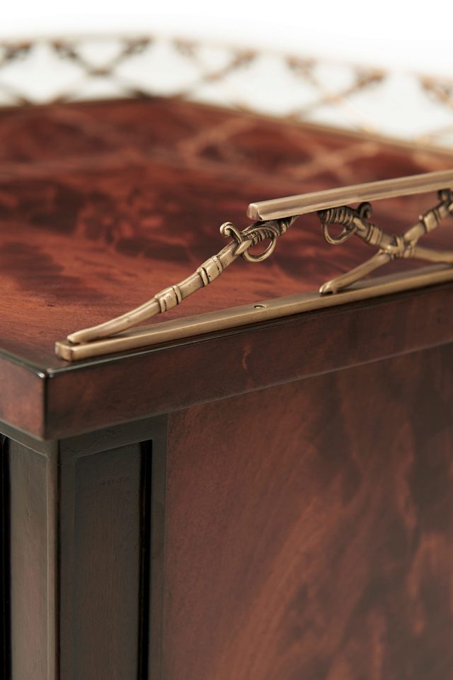 Декоративный стол Theodore Alexander THE ADMIRALTY ACCENT TABLE