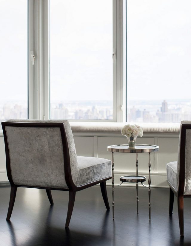 Декоративный стол VAUGHAN Capri Round Table