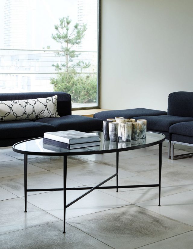 Декоративный стол VAUGHAN Wells Oval Table