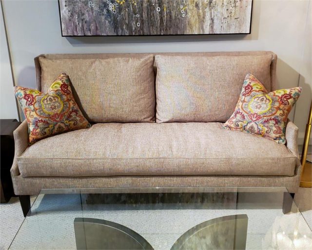 Диван John-Richard Scoop-Arm Sofa 2195 with Toss Pillows