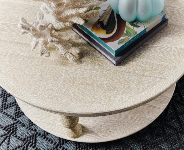 Коктейльный стол HOOKER FURNITURE Bahari