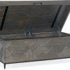 Коктейльный стол HOOKER FURNITURE Carved Chest