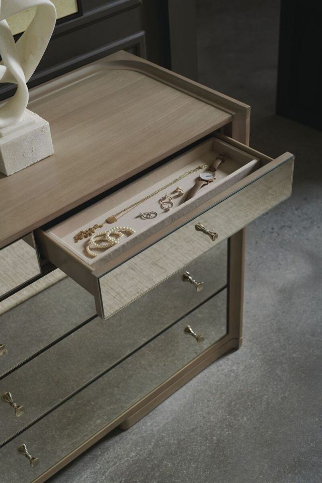 Комод CARACOLE LIVING THE DREAM DRESSER