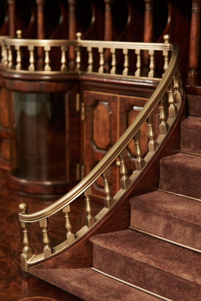 Комод Theodore Alexander THE GRAND STAIRCASE FRONT DESK & BUREAUX
