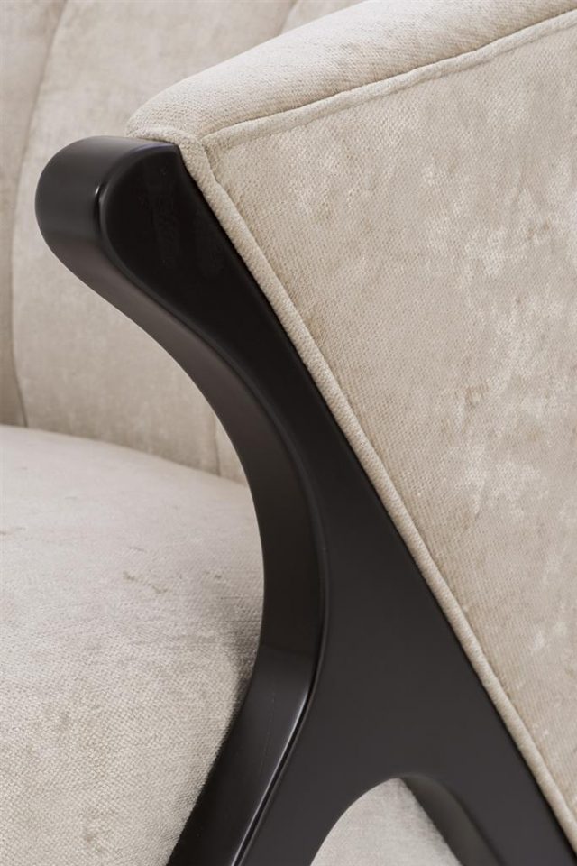 Кресло EICHHOLTZ PAVONE CHAIR BEIGE