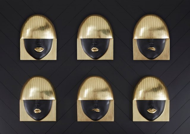 Настенный декор Phillips Collection Fashion Faces Pout Large Wall Art Black/Gold