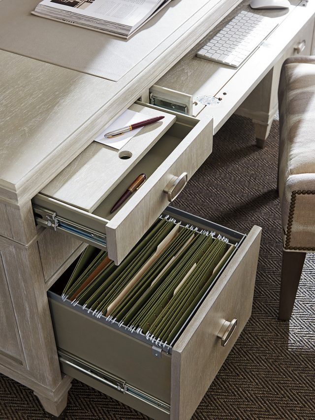 Письменный стол LEXINGTON AVERY EXECUTIVE DESK