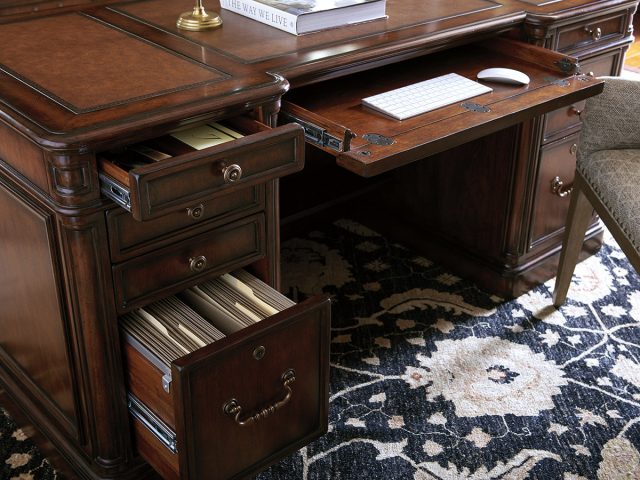 Письменный стол LEXINGTON MORGAN EXECUTIVE DESK
