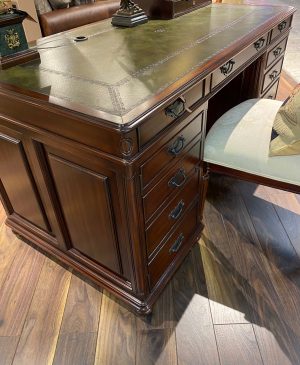 Письменный стол Theodore Alexander Theodore Alexander Desk