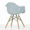 Полукресло VITRA EAMES PLASTIC ARMCHAIR DAW