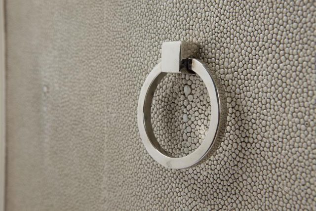 Прикроватная тумба Century Furniture TAYLOR DOOR