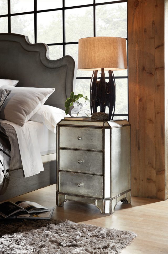Прикроватная тумба HOOKER FURNITURE ARABELLA MIRRORED THREE-DRAWER