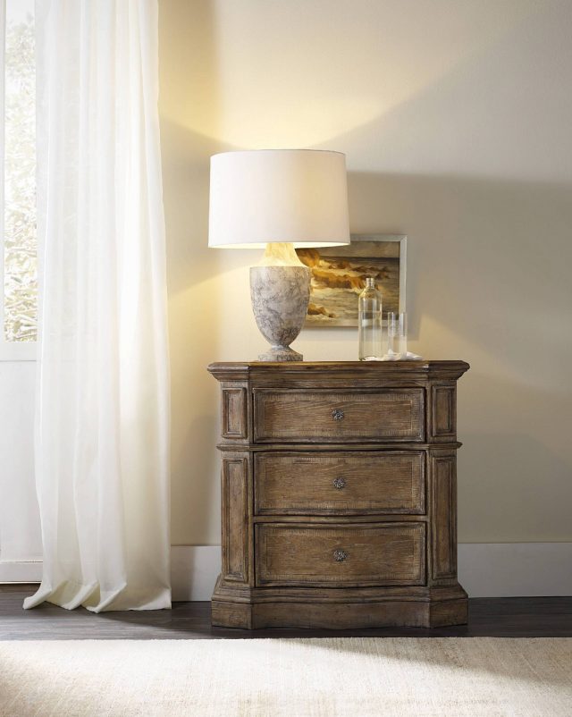 Прикроватная тумба HOOKER FURNITURE SOLANA THREE-DRAWER NIGHTSTAND