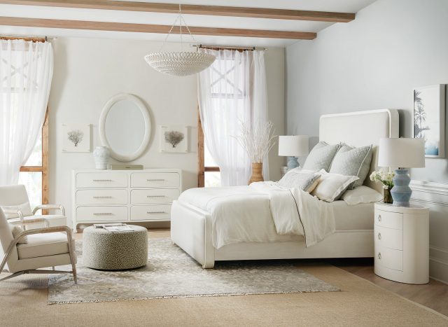 Прикроватная тумба HOOKER FURNITURE Wavecrest