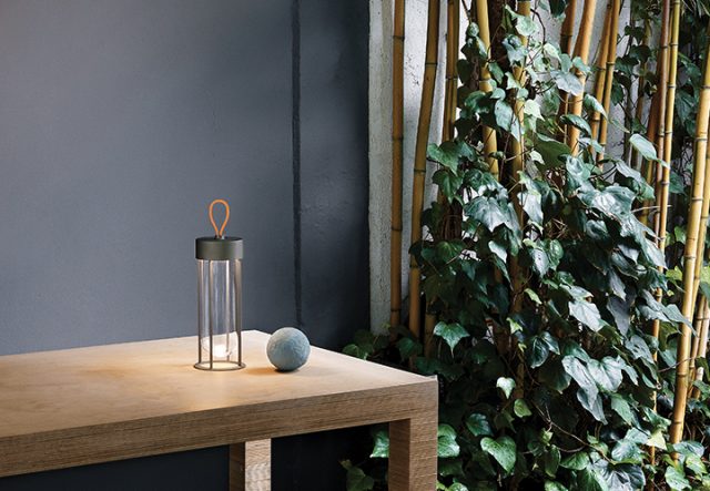 Настольная лампа FLOS In Vitro Unplugged Table Lamp