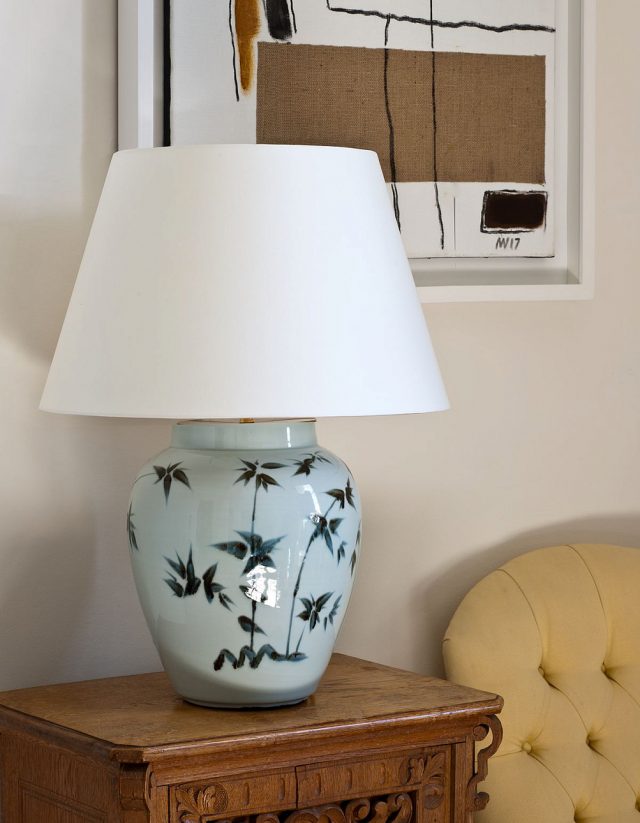 Настольная лампа VAUGHAN Bamboo Leaf Ceramic Vase Table Lamp