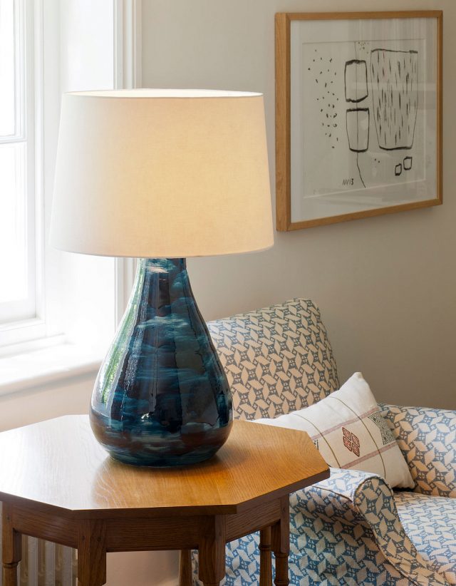 Настольная лампа VAUGHAN Hanford Table Lamp