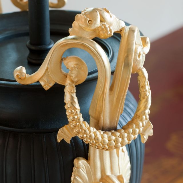 Настольная лампа VAUGHAN Lansdowne Urn Table Lamp