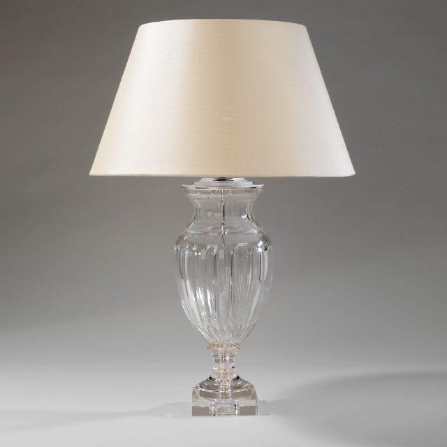 Настольная лампа VAUGHAN Lilford Glass Urn Table Lamp