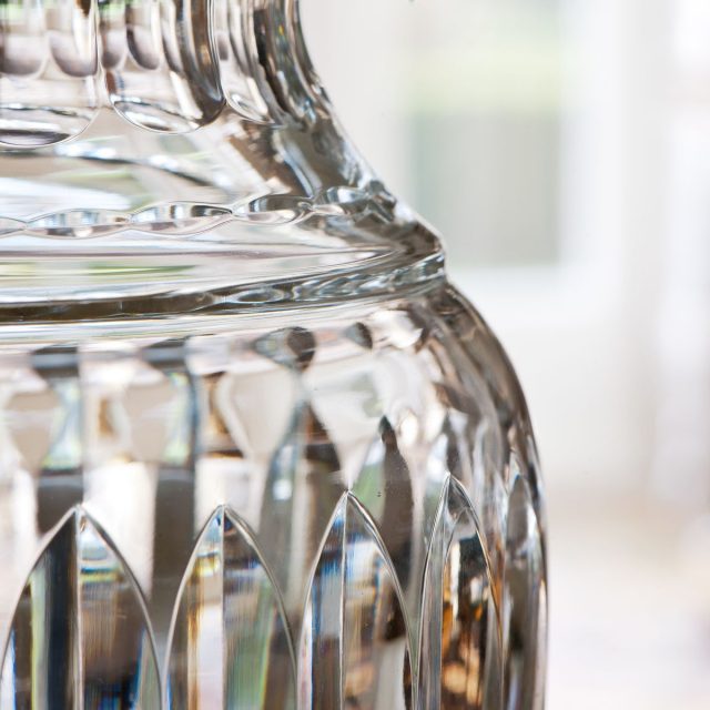 Настольная лампа VAUGHAN Meldon Glass Urn Table Lamp