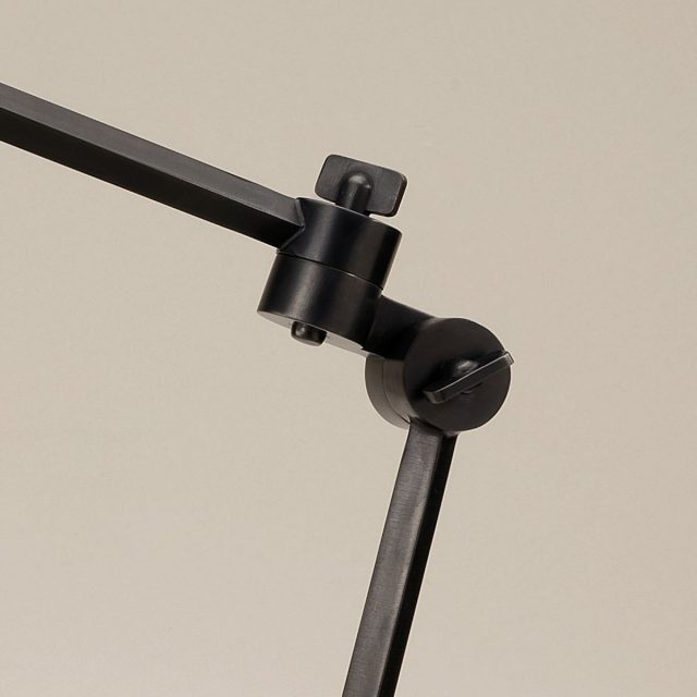 Настольная лампа VAUGHAN York Desk Lamp