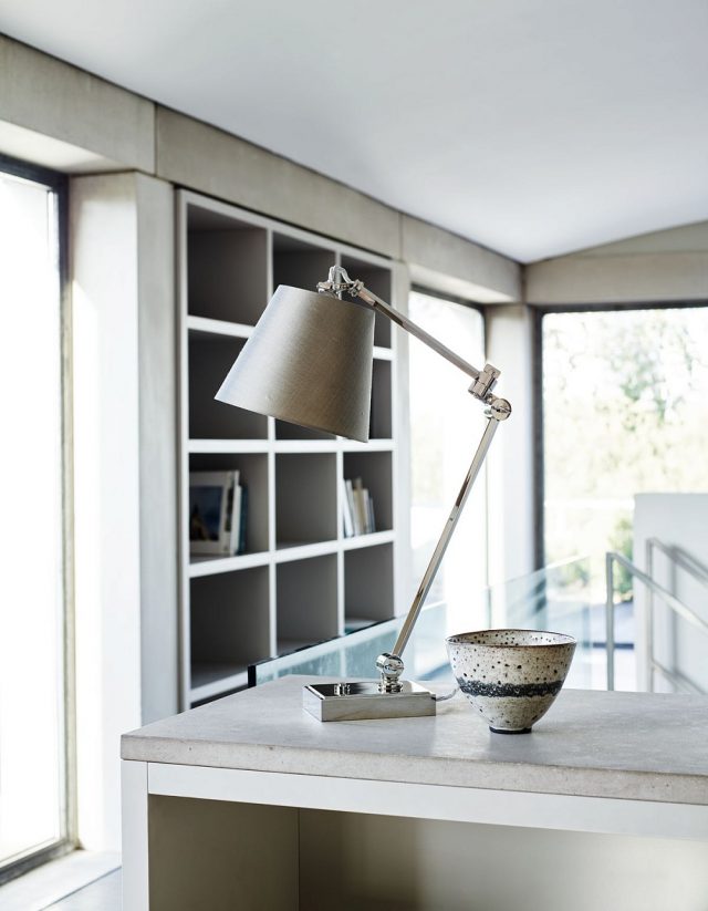 Настольная лампа VAUGHAN York Desk Lamp